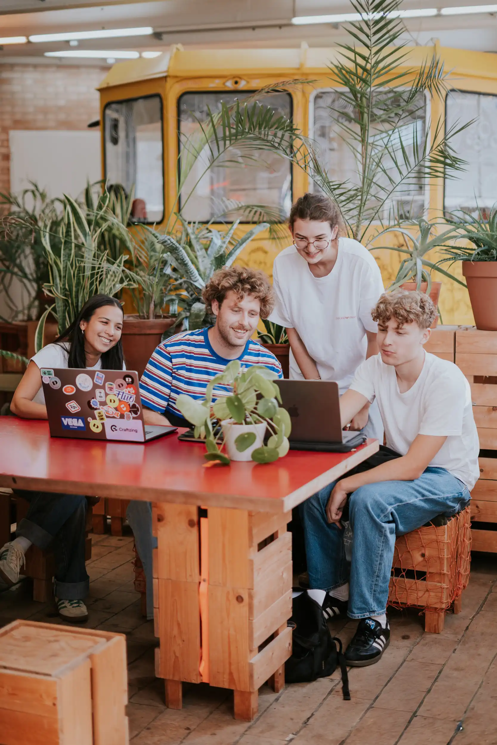 Enkele studenten beleven een vrolijke tijd